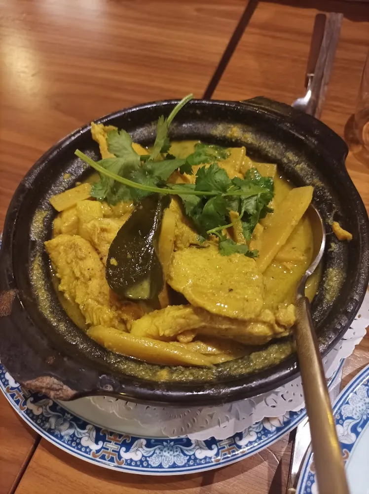 Poulet Au Curry Vert Et Pousses de Bambou